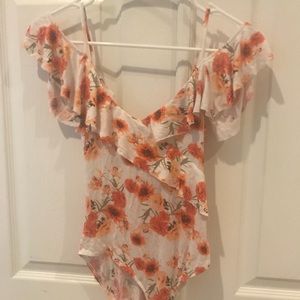 🤩Floral bodysuit🤩